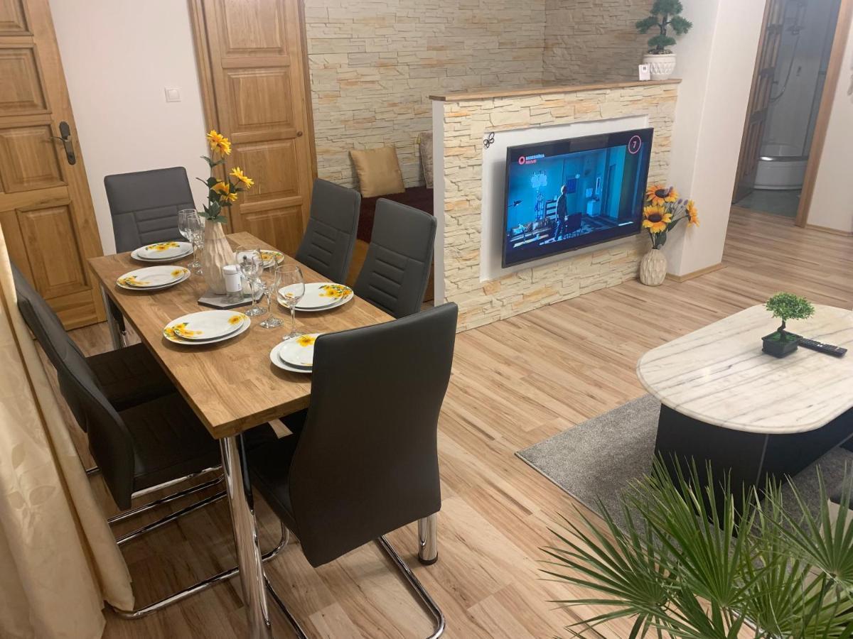 Apartman Slunecnice S Terasou Ceske Budejovice Exterior foto