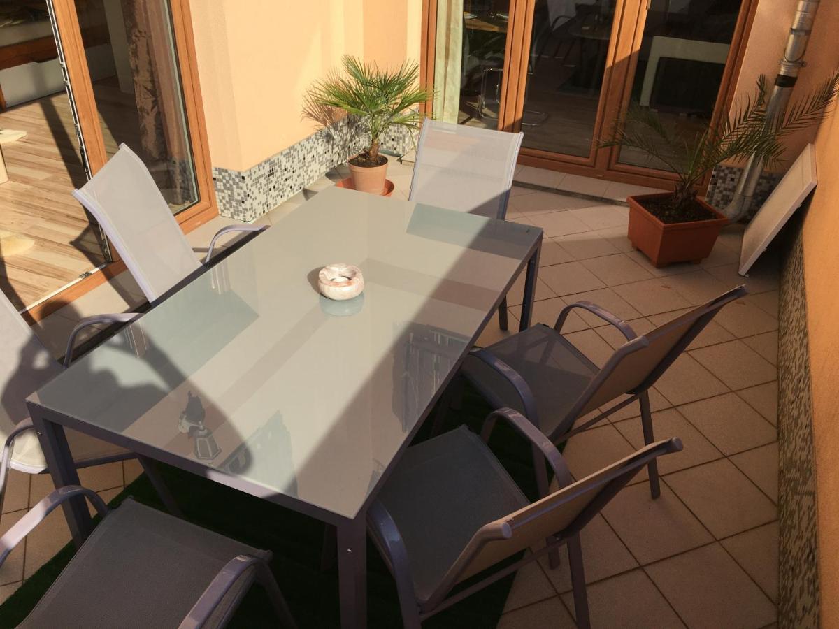 Apartman Slunecnice S Terasou Ceske Budejovice Exterior foto
